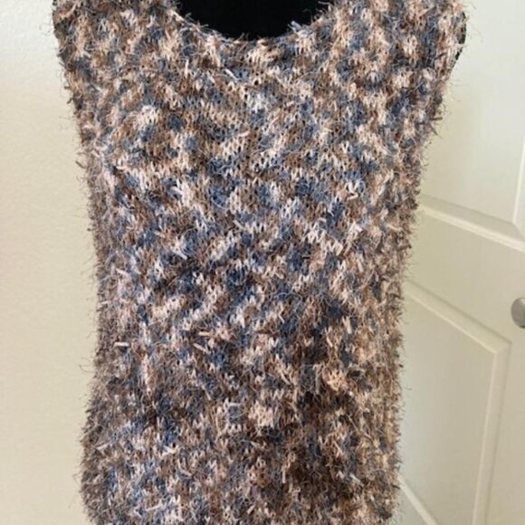Hand Knitted Top - Picture 2 of 5